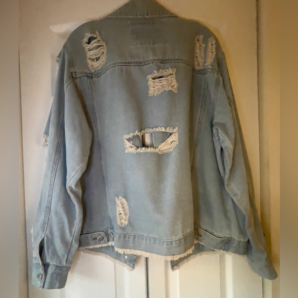 Ashley Vintage Charm Light Blue Distressed Denim Jacket Size 1X - Picture 4 of 14